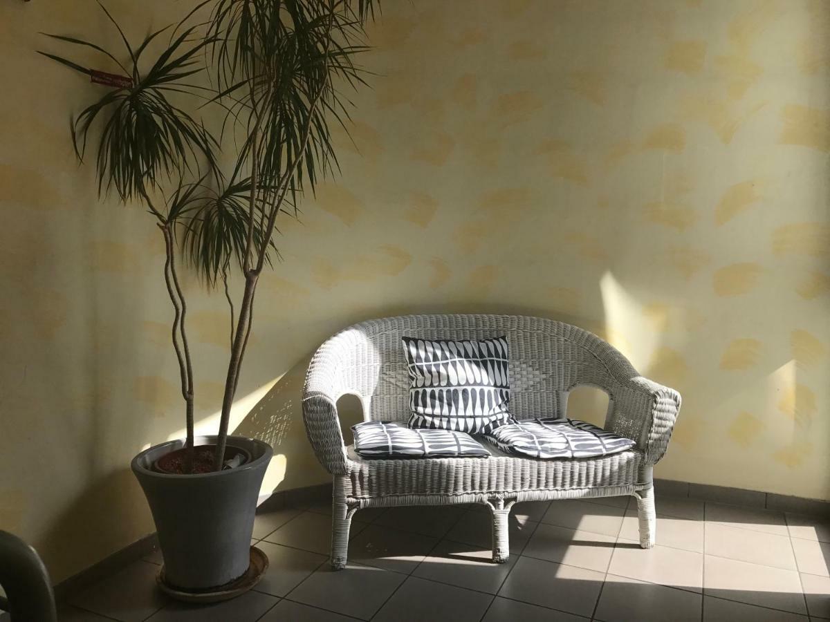 Apartmenthaus Zentrum Komfort Apartments Mit Minikuchen Verschiedener Grossen Kassel Exteriör bild